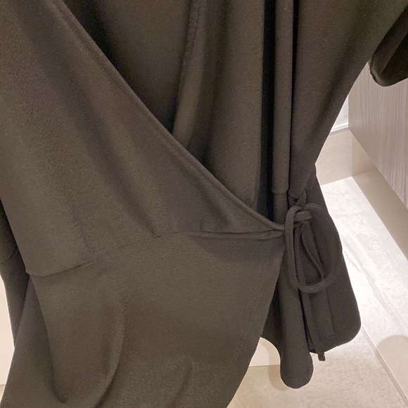 LEITH Black Wrap Peplum Top - Picture 2 of 2